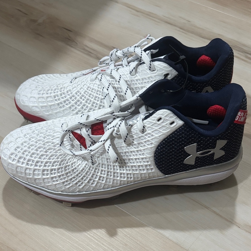 Under Armour Women's Glyde 2.0 Metal LE Softball Cleats